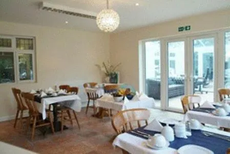 Gatwick House-3