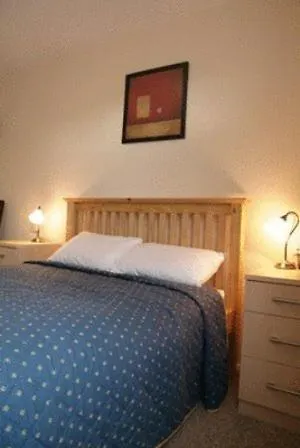 Gatwick House-2